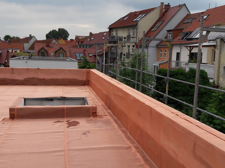 Abschirmung Flachdach Neubau Stadthaus Erfurt